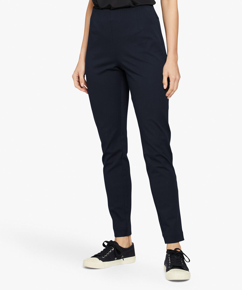 Poppy Bukser, Navy